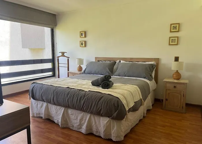 Amplio Depto En Barrio El Golf - Free Parking